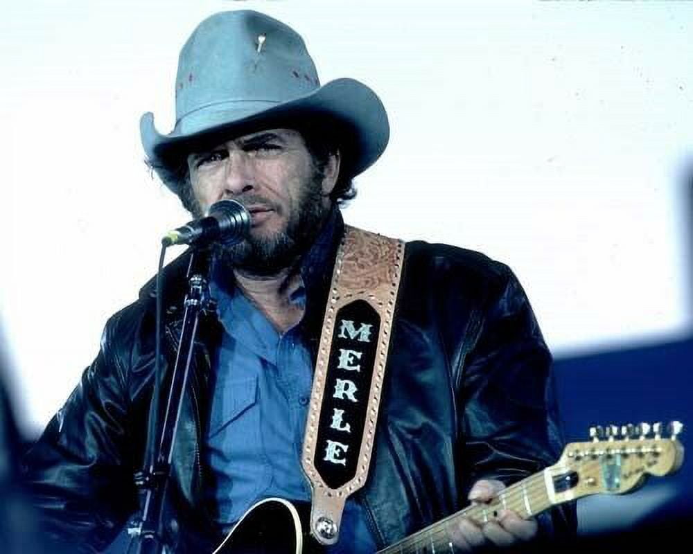 Merlie Mart Merle Haggard in concert 5x7 inch photo wearing stetson & Merle guitar ...