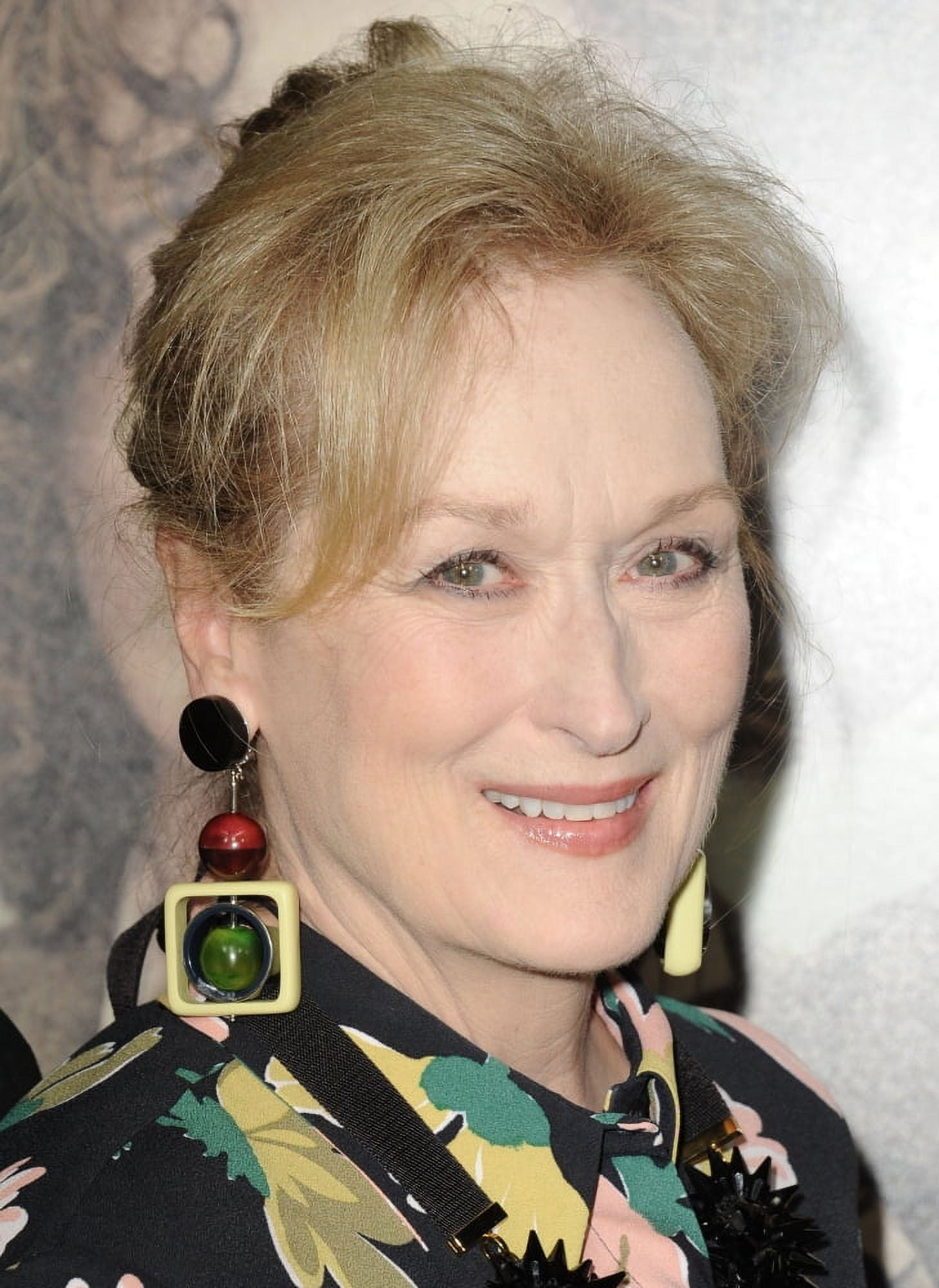 Meryl Streep At Arrivals For Suffragette Premiere Canvas Art - (16 x 20)