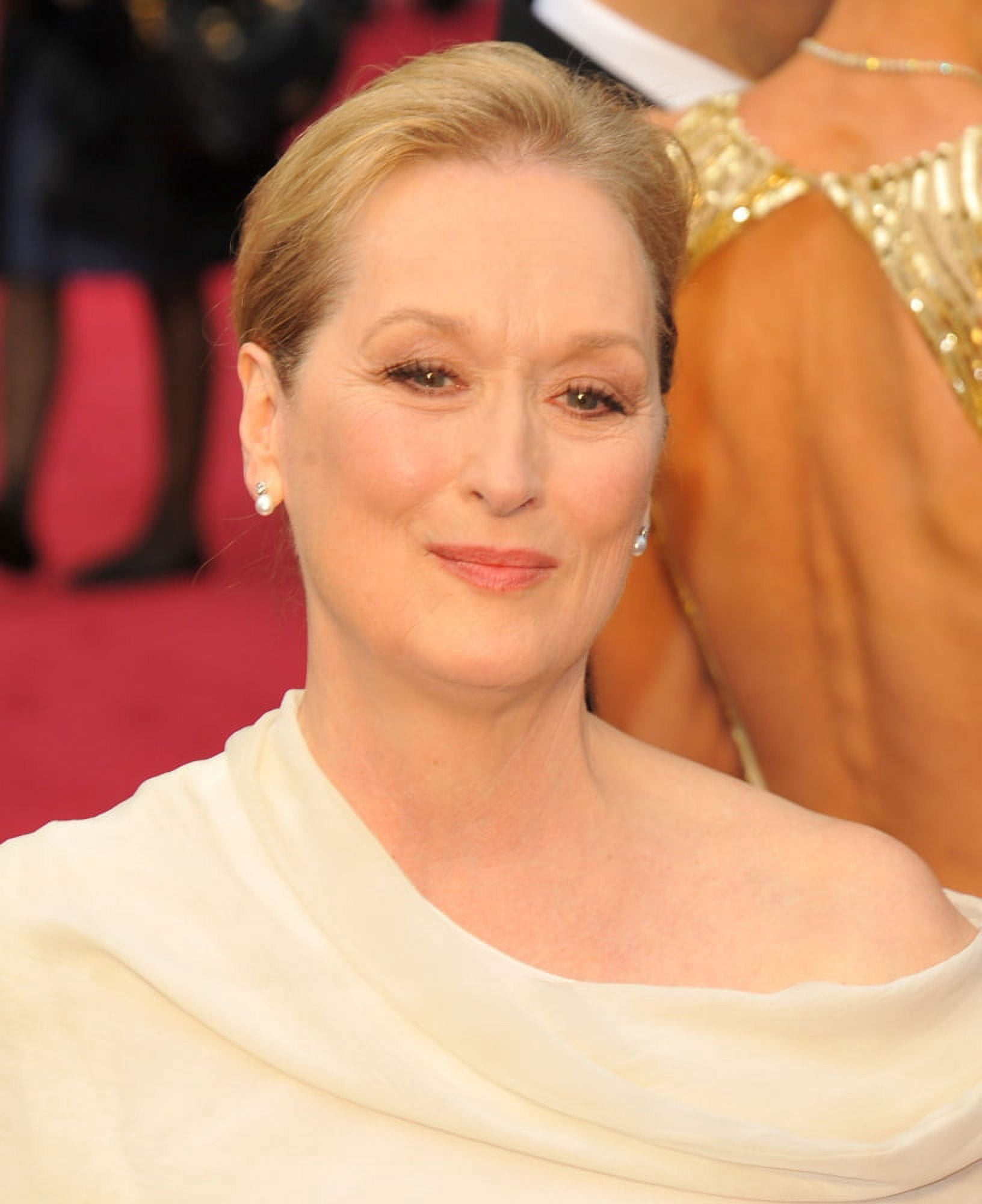 Meryl Streep At Arrivals For The 86Th Annual Academy Awards - Arrivals 1 - Oscars 2014 Canvas Art -  (16 x 20)