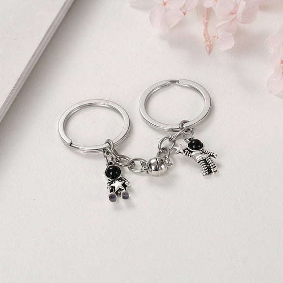 Metal Astronaut Keychain Pair Star Magnet Keychains Space Themed Key Rings Celestial Jewelry Accessories Astronaut Star