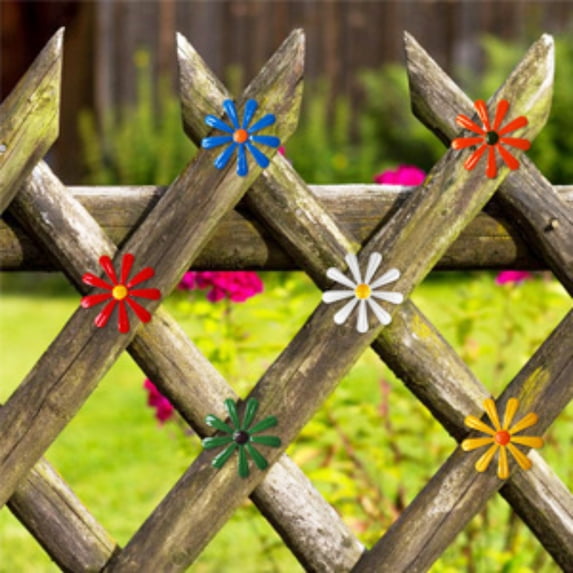 Metal Flower Wall Decor - 6Pcs Flowers Wall Art 3D Sculpture Pendant Multicolored Dasiy Hanging Ornament for Patio Garden Outdoor Fence Decoration Women Birthday Wedding Housewarming Gift