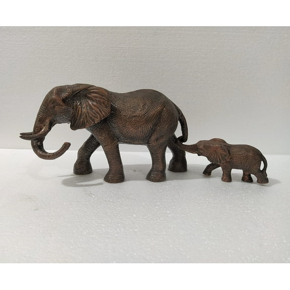 Elegant Metal Mother and Baby Elephant Sculpture: Copper Antique Finish, Perfect Home Dcor Accent