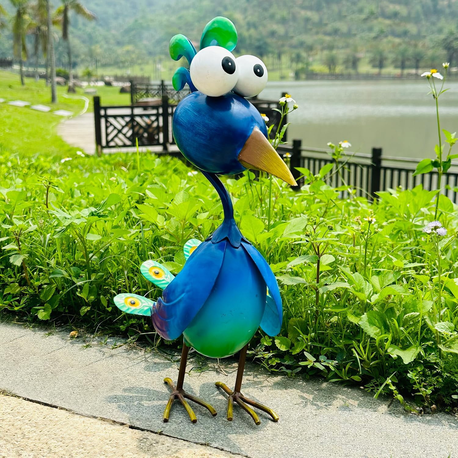 Metal Peacock Yard Art Statue Outdoor Garden Decor Lawn Ornament Home Decor