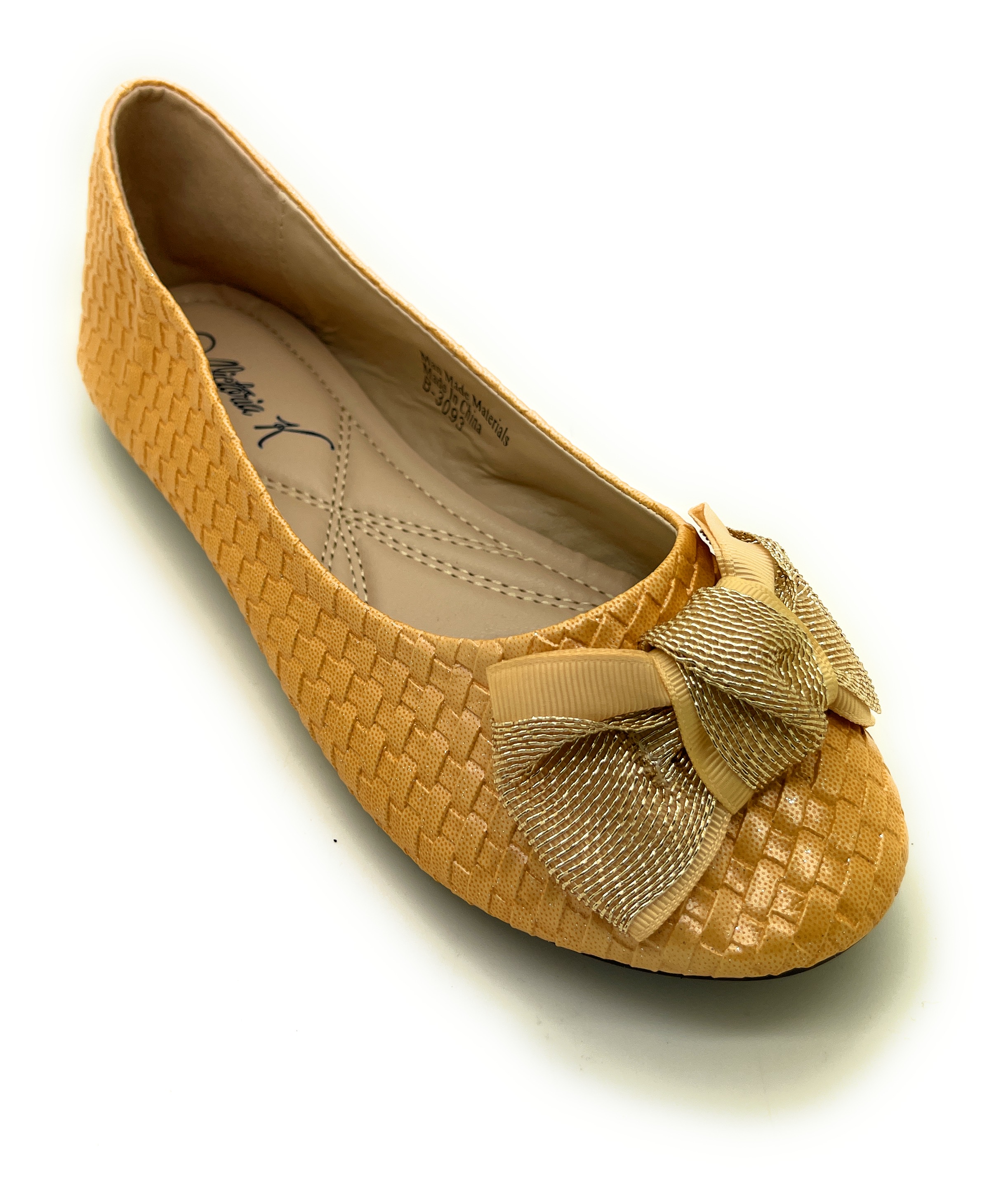 Elegant Women woven ballet flats with a chic gold bow accent. Lightweight, comfy, and versatile—perfect for work, casual outings, or evenings, blending timeless style with modern charm.