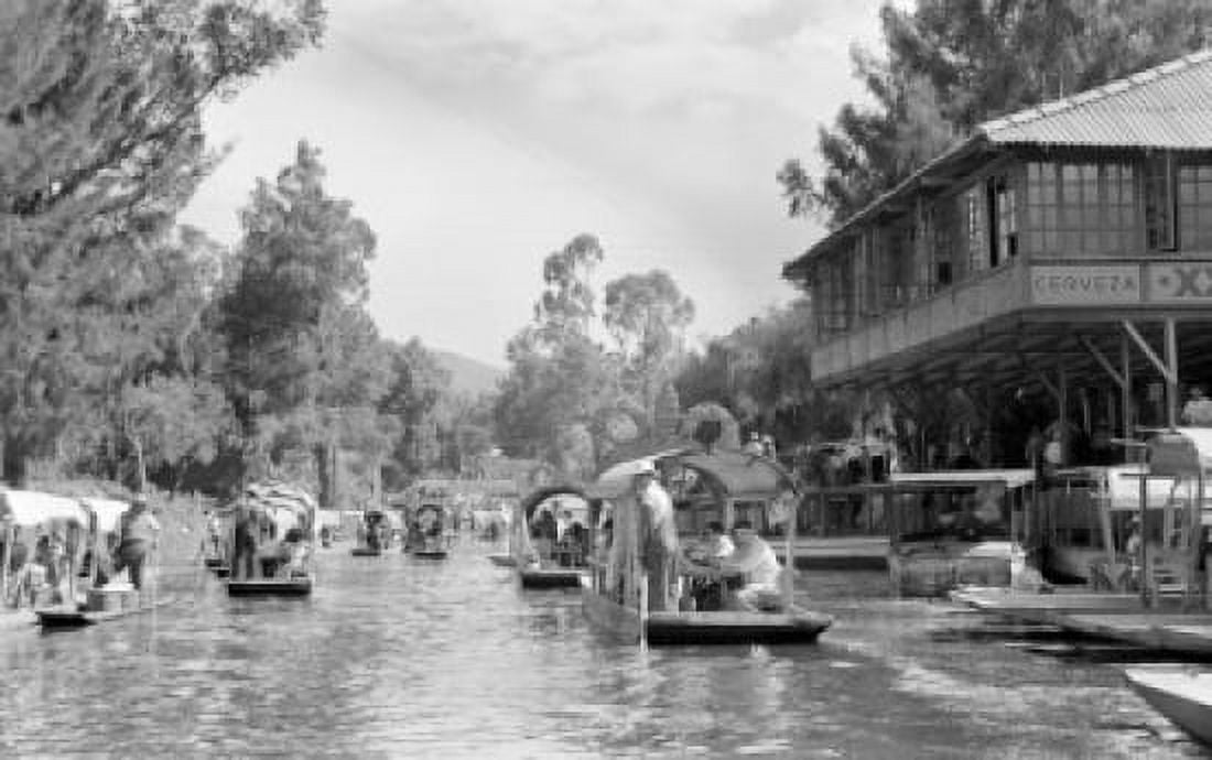 Mexico Floating Gardens Canvas Art - (18 x 24)