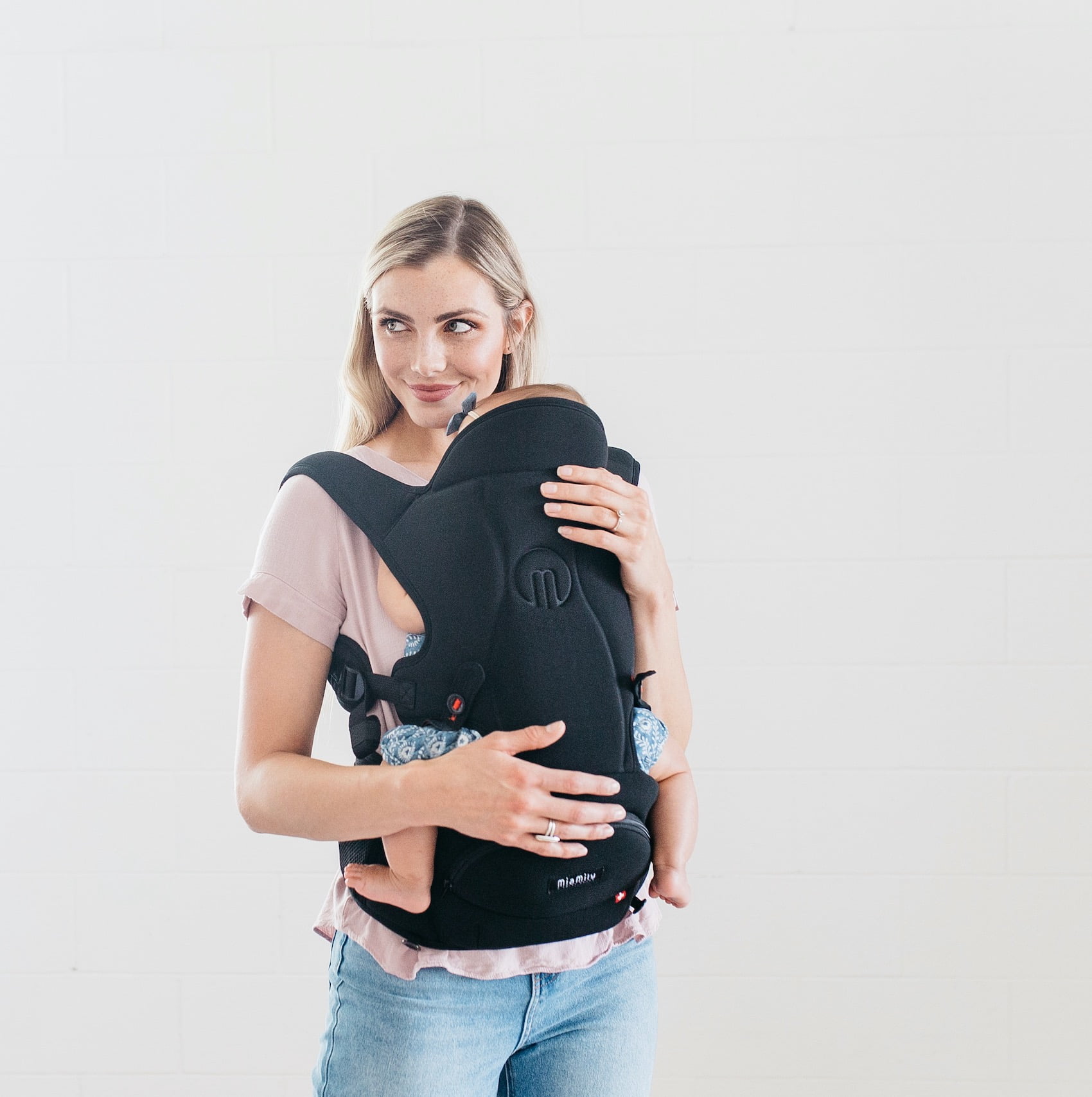 HIPSTER™ PLUS - MiaMily 3D Baby Carrier for Healthy Baby, Mom