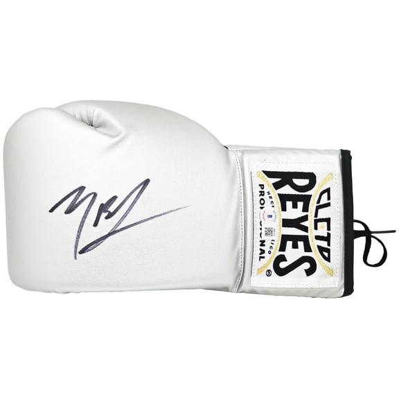 Michael B. Jordan Autographed Silver Reyes Boxing Glove Left Handed LH Beckett BAS Witness 220641