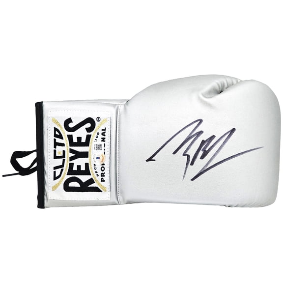Michael B. Jordan Autographed Silver Reyes Boxing Glove Right Handed RH Beckett BAS Witness 220642