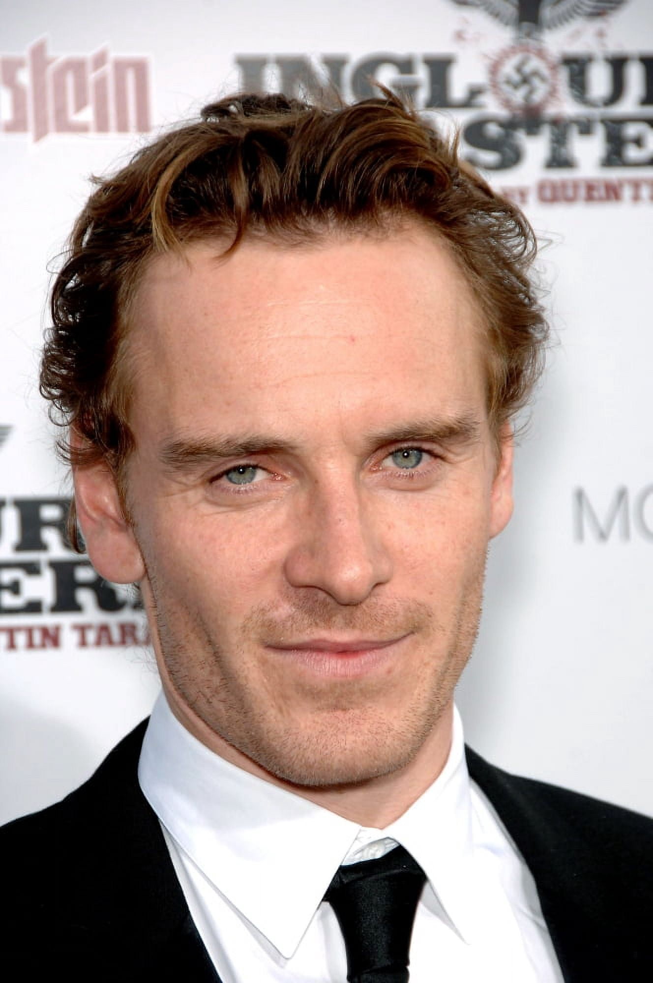 Michael Fassbender At Arrivals For Inglourious Basterds Premiere Canvas Art - (16 x 20)