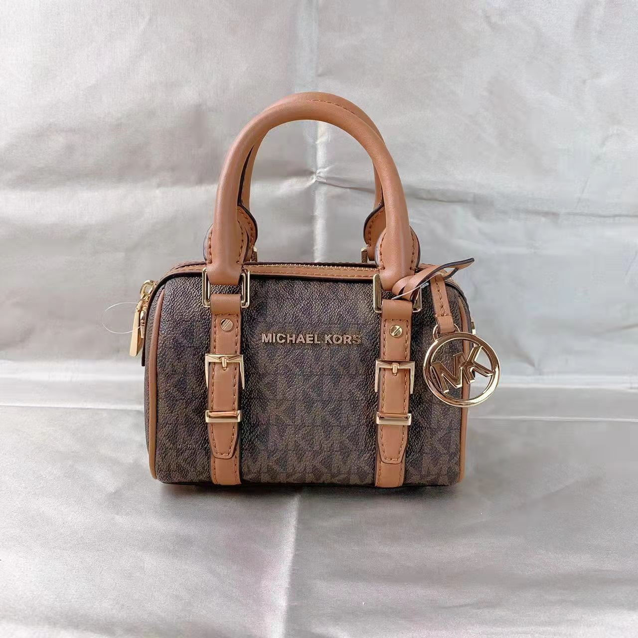 Michael Kors 32F9G06C0B Bedford Legacy Extra-Small Logo Michael Kors 32F9G06C0B Bedford Legacy Extra-Small Logo
