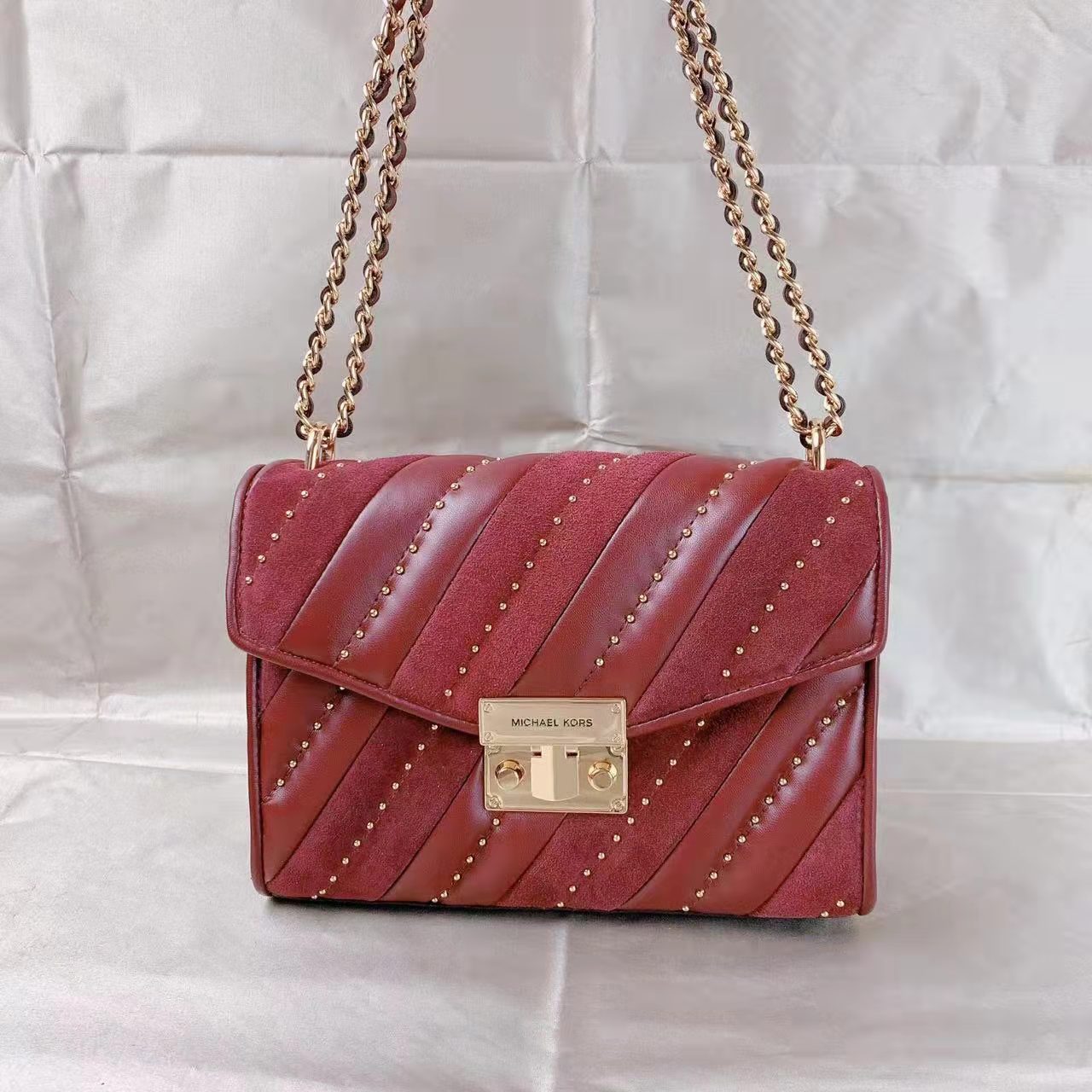 Michael Kors Saffiano Shoulder Tote Merlot Pre-Owned Bag for Sale in Port  St. Lucie, FL - OfferUp