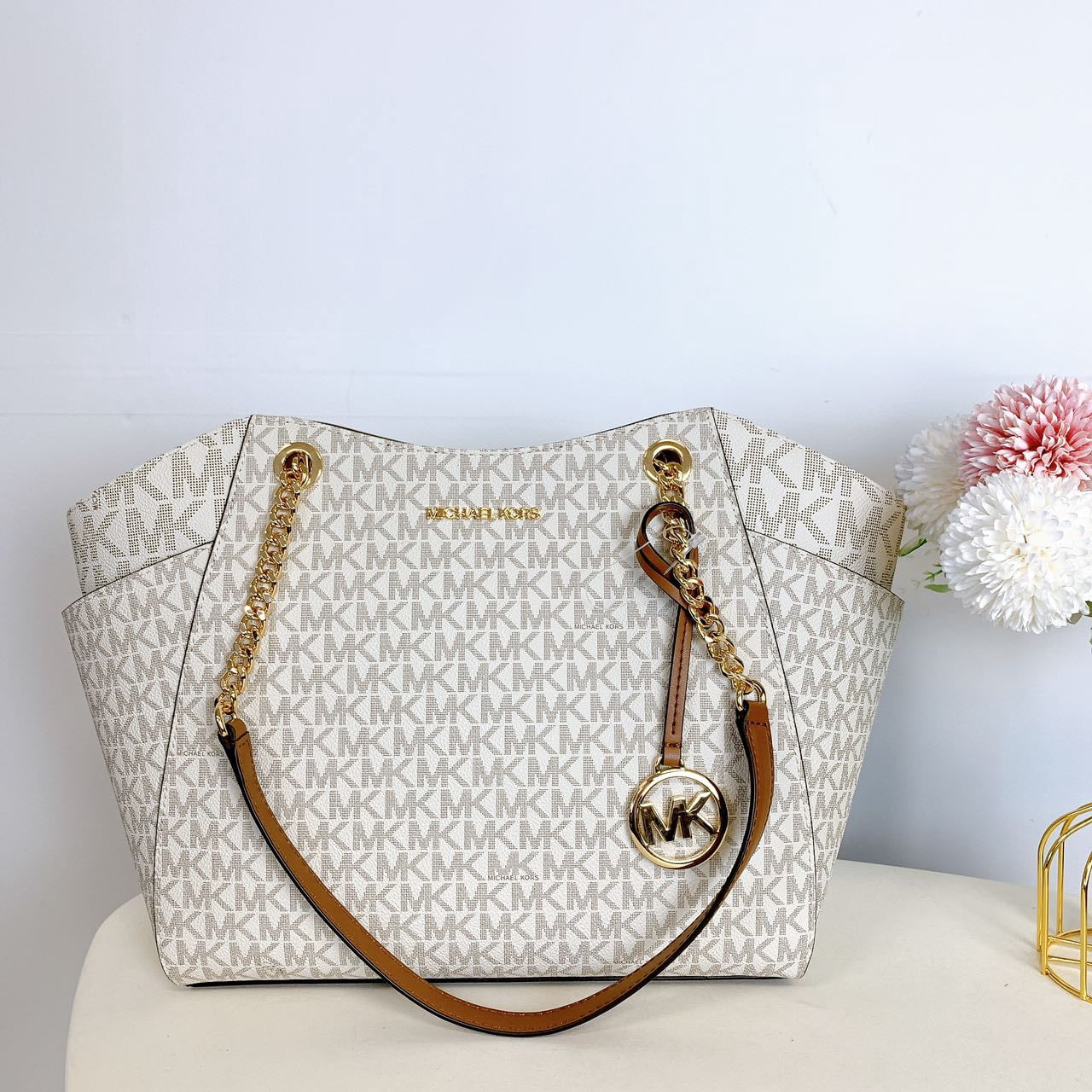 Michael Kors Jet Set Travel Large Logo Tote – Vanilla Chic