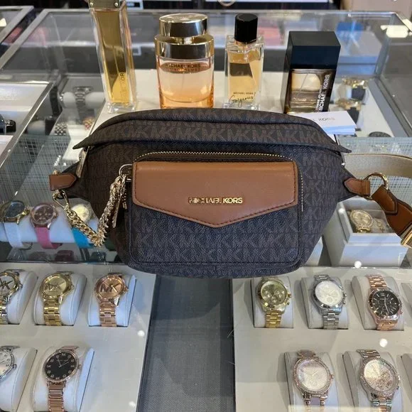 Juvy様　正規マイケルコース ボディバッグ MAISIE 35F3G5MN9B Maisie Large Pebbled Leather 2-in-1 Sling Pack | Michael