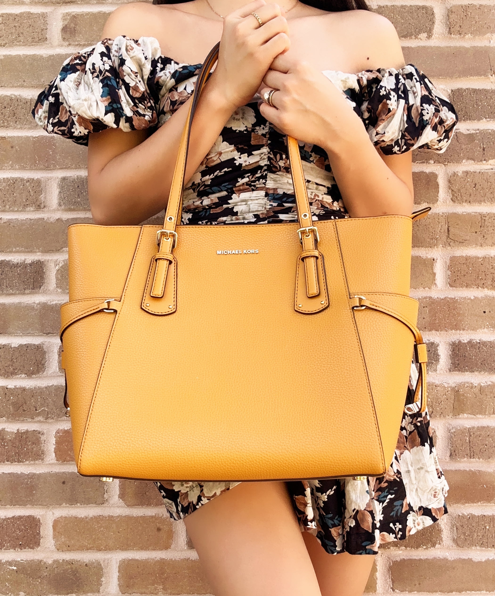 Michael Kors Voyager Large Marigold Leather East West Tote