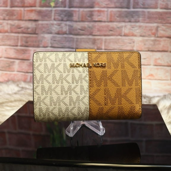 Michael Kors Women's Jet Set Travel Medium Bifold Two-Tone Logo Snap Wallet (Deer Multi)