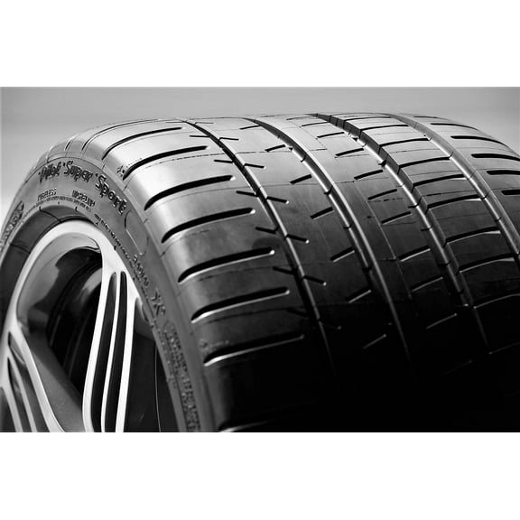 Michelin Pilot Super Sport Summer 245/35ZR21/XL (96Y) Tire Fits: 2014 BMW X3 xDrive35i, 2014-15 Tesla S Signature
