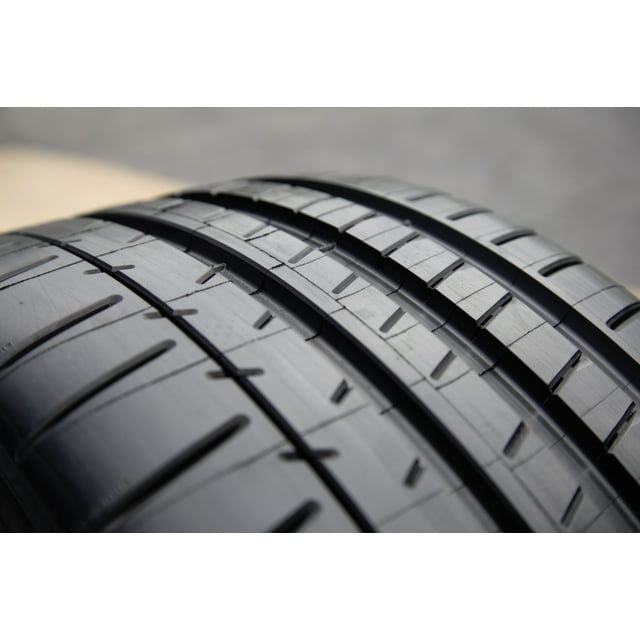 Michelin Pilot Super Sport UHP 265/40ZR18 (97Y) Ultra-High-Performance ...