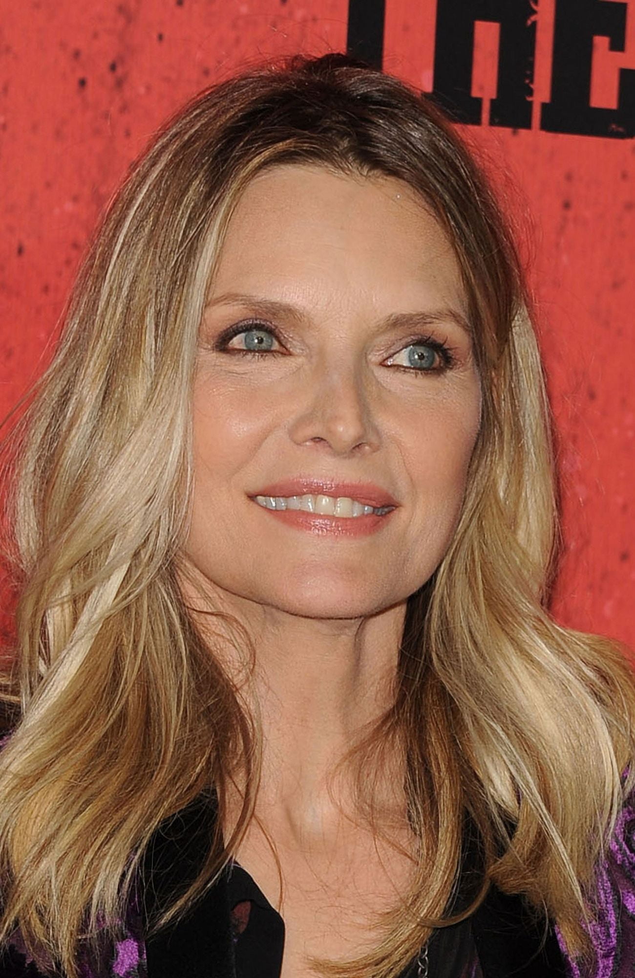 Michelle Pfeiffer At Arrivals For The Family Premiere Canvas Art - (16 x 20)