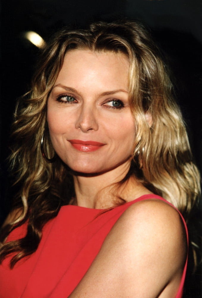 Michelle Pfeiffer Canvas Art - (16 x 20)