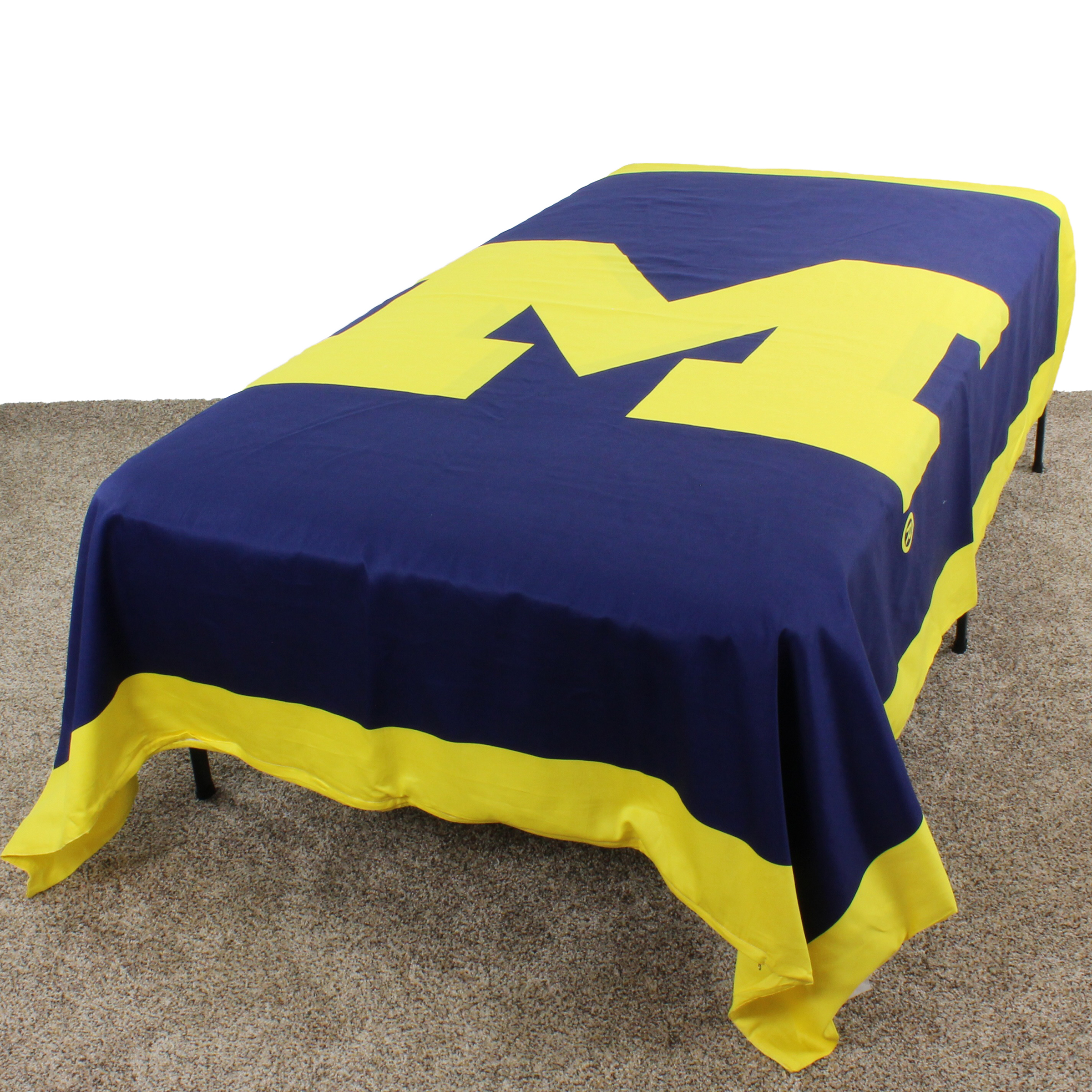 Michigan Wolverines Duvet Cover / Summer Blanket, 2 Sided Reversible, 100% Cotton, 68" x 86", Twin
