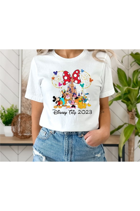 Mickey And Friends Disney Trip 2023 Retro Family Vacation Group T-Shirt All size S-3XL