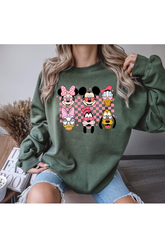 Mickey And Friends Disney Valentine Disneyland Love Lovers Sweatshirt All size S-3XL