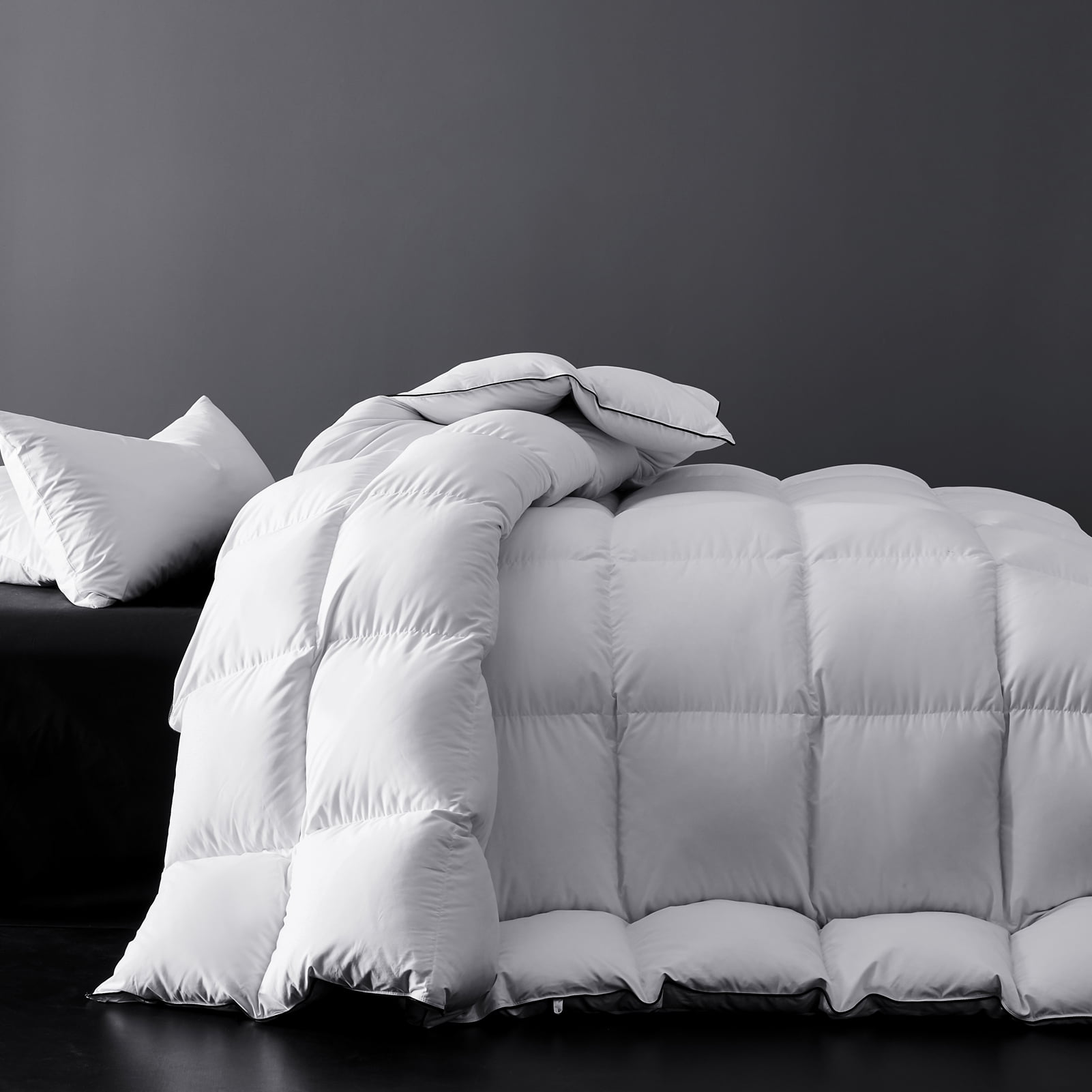 Micleed 80% White Goose Down Duvet Queen Size,Baffle Boxes Construction Down Comforters,800+ Fill Power,100% HUNGARIAN Cotton Shell with Corner Tabs, Comfortable for All Season,90" x 90"