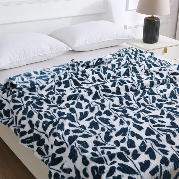 Micro Flannel Diamond Jacquard Throw Blanket for Couch Sofa Bed, Decorative Reversible Soft Plush Fleece Blanket with Leaf Print for Camping Picnic Travel, 50"x60"