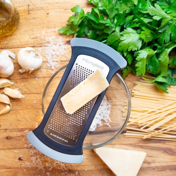 Microplane Fine Mixing Bowl Grater with Stainless Steel Photo-Etched Blade