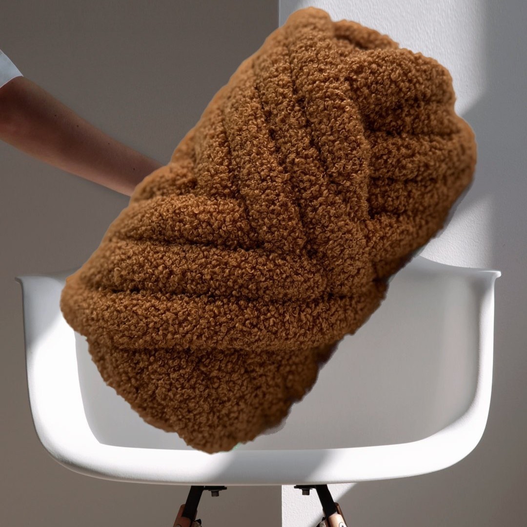 Mictong hand woven coarse yarn, 500g thick hand woven yarn, soft polyester hand woven yarn and blanket yarn, suitable for DIY projects with coarse craft yarn, 1 piece, Caramel color