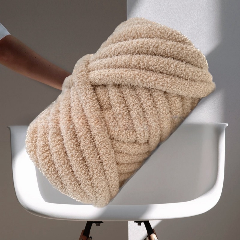 Mictong hand woven coarse yarn, 500g thick hand woven yarn, soft polyester hand woven yarn and blanket yarn, suitable for DIY projects with coarse craft yarn, 1 piece, Beige