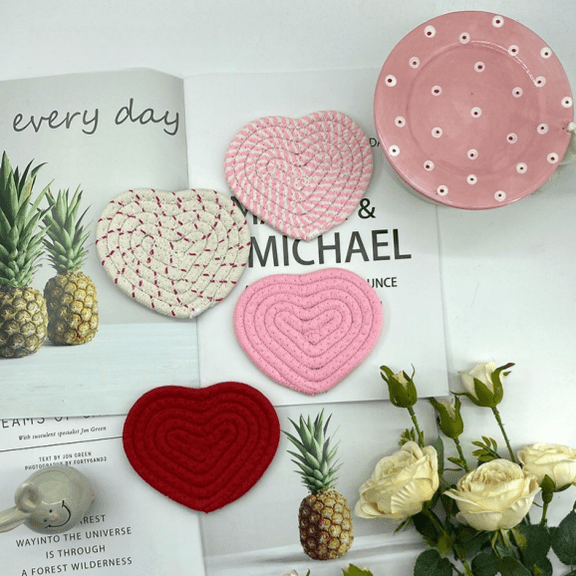 Mictong woven heart-shaped insulation pad, 4.93x4.14-inch cotton rope coaster, hand woven coaster for beverage coasters, suitable for home kitchens, offices, coffee shops, 4-piece, Multicolor