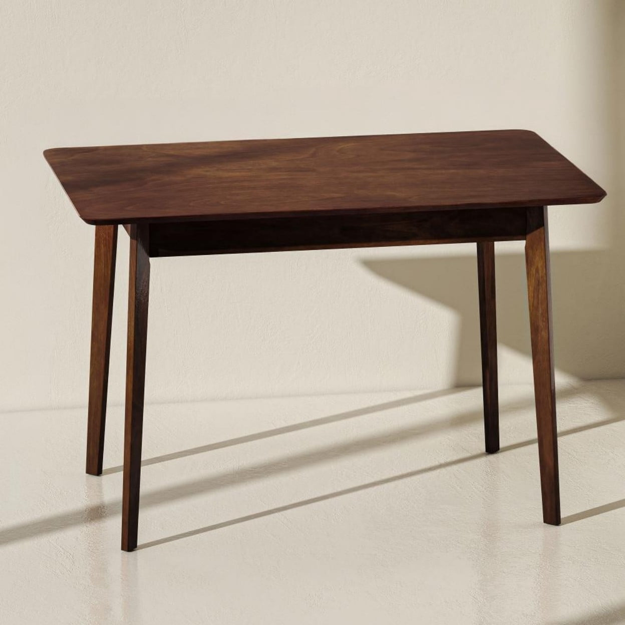 Mid Century Modern Dining Table, 47.2" Rectangular Kitchen Table with Rubber Wood Frame, 4 Person Dining Room Table for Home, Work, Crafts, Walnut