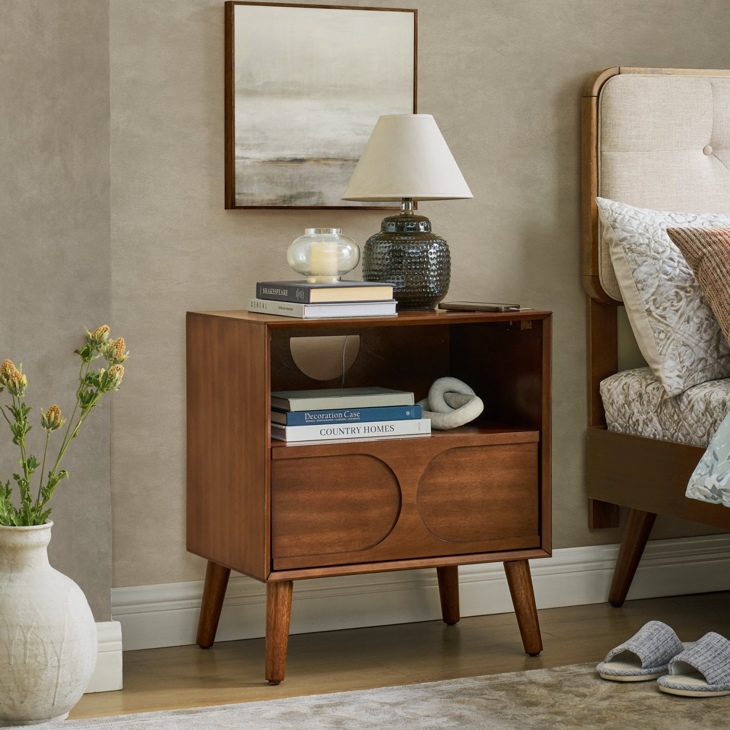 Mid Century Modern Fluted Nightstand with USB Charging Station, 4 Solid Wood Legs, and Farmhouse Style Storage Walnut Brown Retro Decor for Living Rooms & Bedrooms