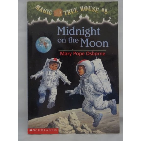 Pre-Owned Midnight on the Moon (Magic Tree House #8) (Paperback) 0439227488 9780439227483