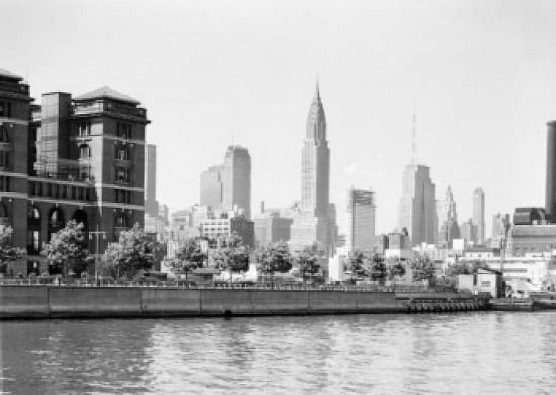 Midtown Manhattan skyline Canvas Art - (18 x 24)