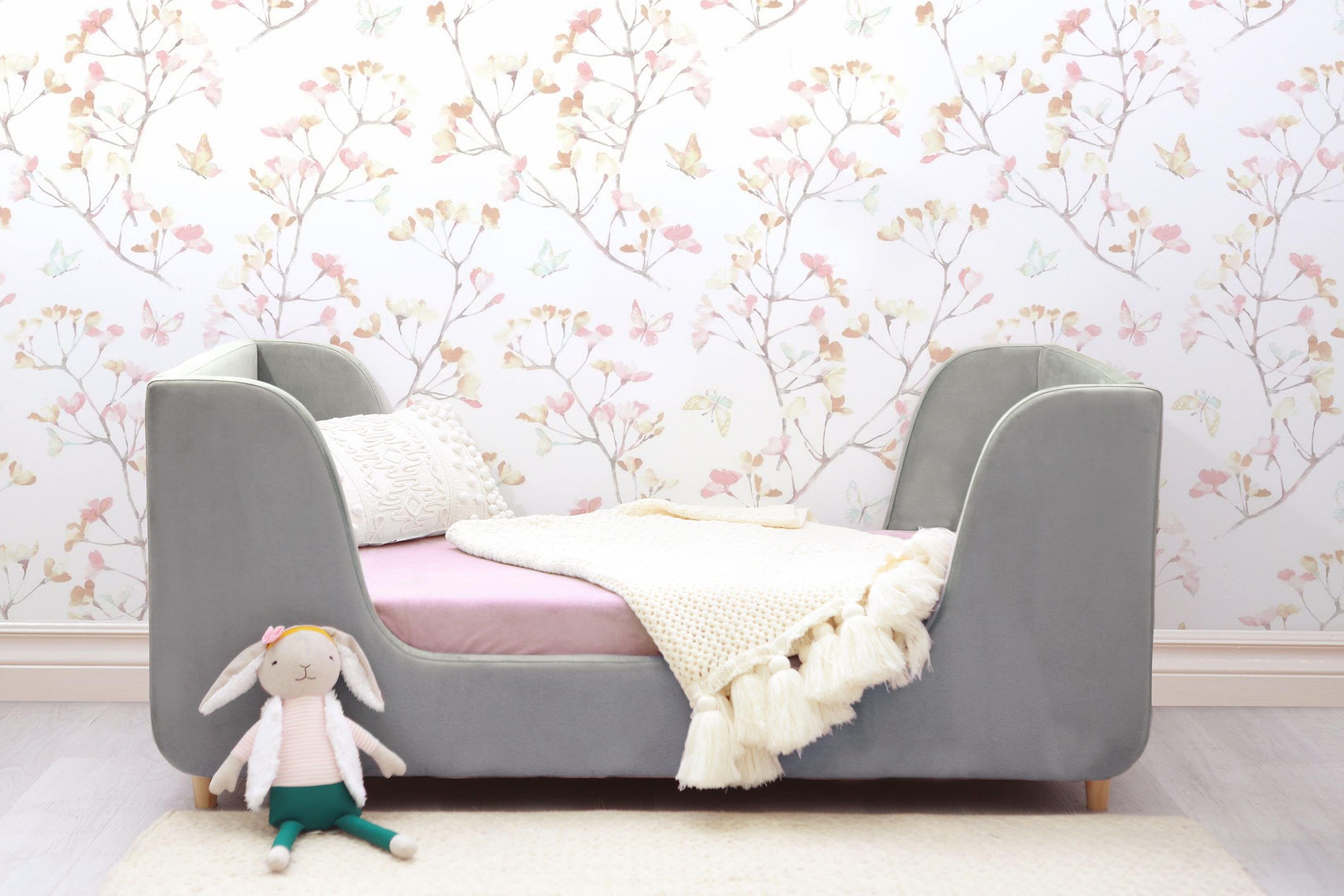 Pebble Gray Velvet Upholstered Toddler Daybed with Wood Frame