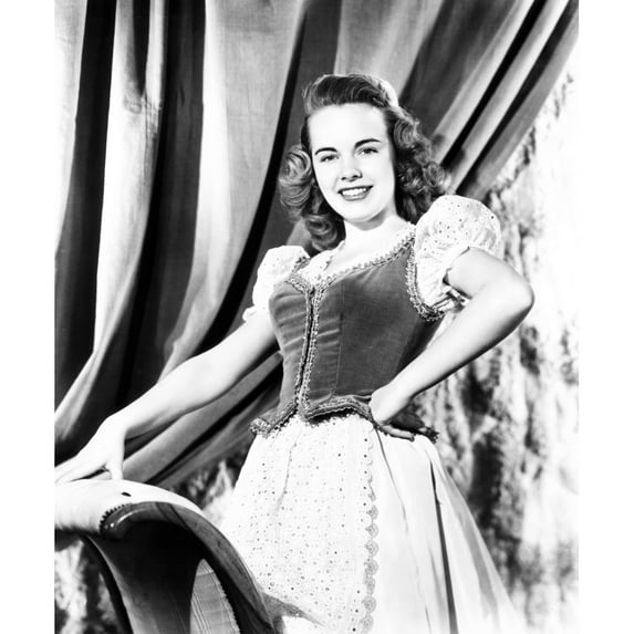 Mighty Joe Young Terry Moore 1949 Photo Print (16 x 20)