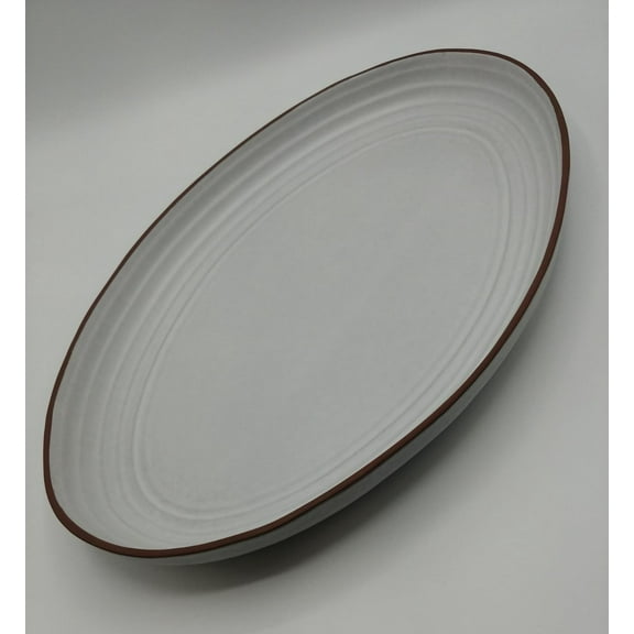 Mikasa Delta White 15.75 in Ripple Oval Platter