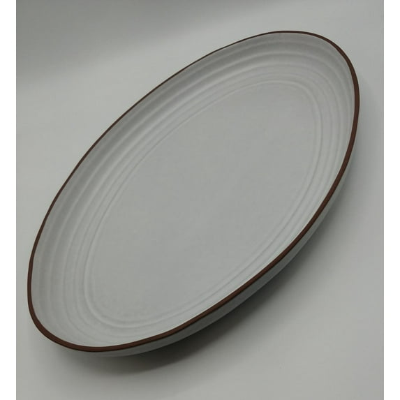 Mikasa Delta White 15.75 in Ripple Oval Platter