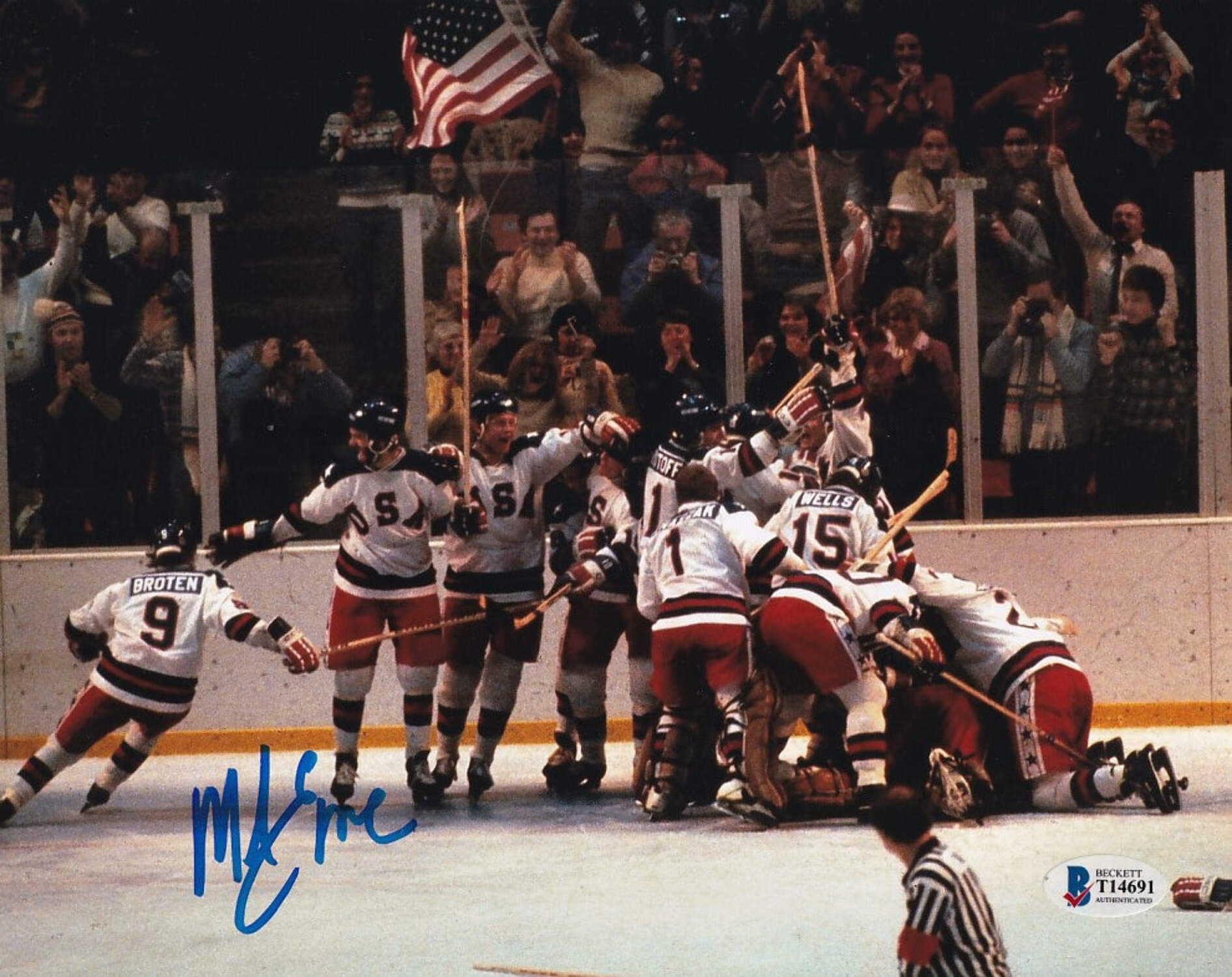 Mike Eruzione autographed 1980 Miracle on Ice USA Olympic Hockey Team ...