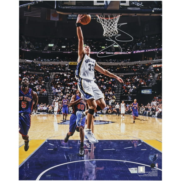 Mike Miller Memphis Grizzlies Autographed 16" x 20" Layup Vs. New York Knicks Photograph - Fanatics Authentic Certified