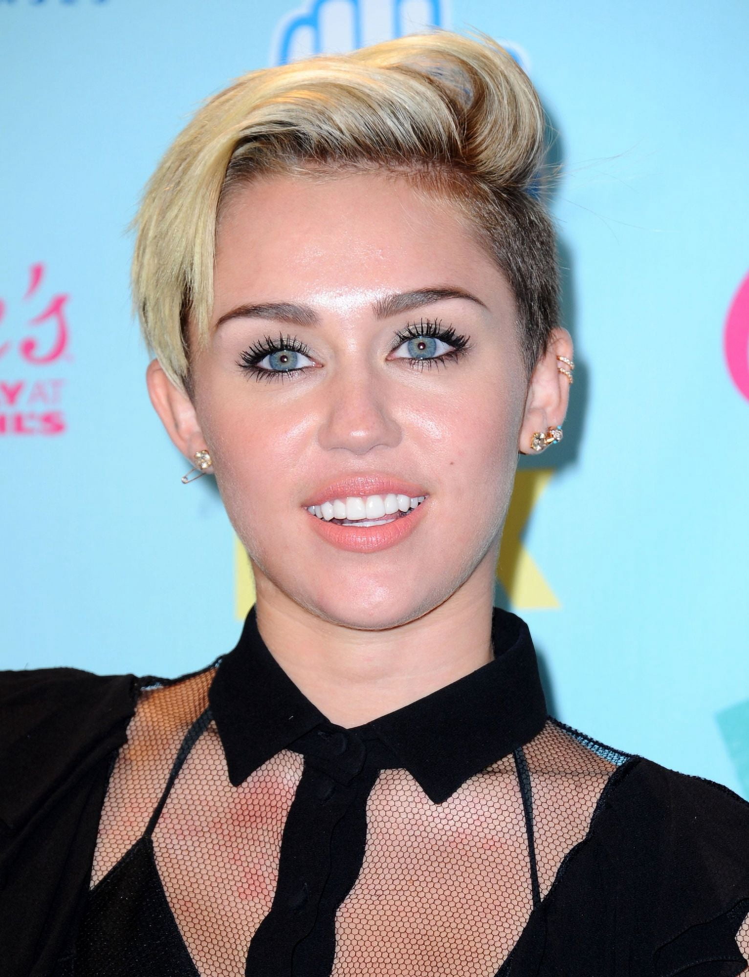 Miley Cyrus In The Press Room For Teen Choice Awards 2013 - Pressroom Canvas Art - (16 x 20)