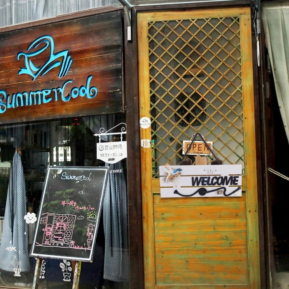 Milisten Vintage Multi-Colored Welcome Sign for Home Decor Crafted with Logs Resin Shells Stones Twine