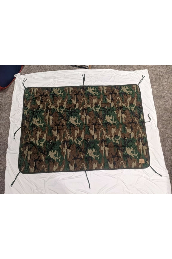 Military Poncho Liner Camo Woobie Military Insulated Camping Blanket Large Portable Lightweight Water Resistant for Hiking and Outdoor Survival