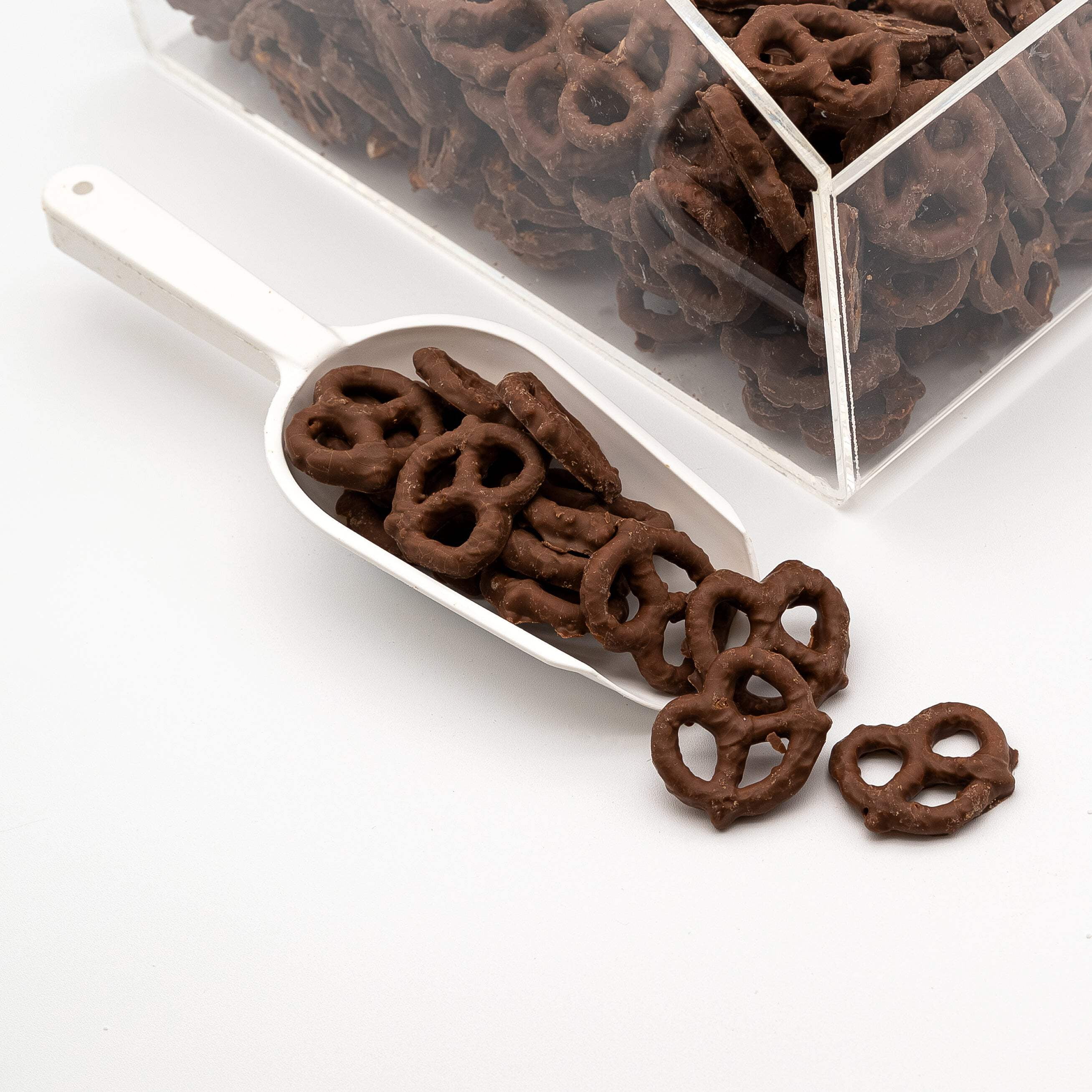 Milk Chocolate Covered Pretzels  Sweet & Salty Crunchy Snack  Thick Milk Chocolate Coating on Classic Pretzels  Perfect for Gifting, Parties & Snacking  Kosher, Gluten-Free Options  4 oz