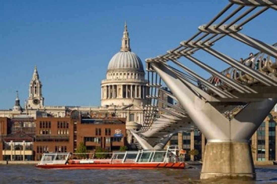 Millennium Bridge St Pauls Cathedral London England Canvas Art - Alex Bartel DanitaDelimont (17 x 11)
