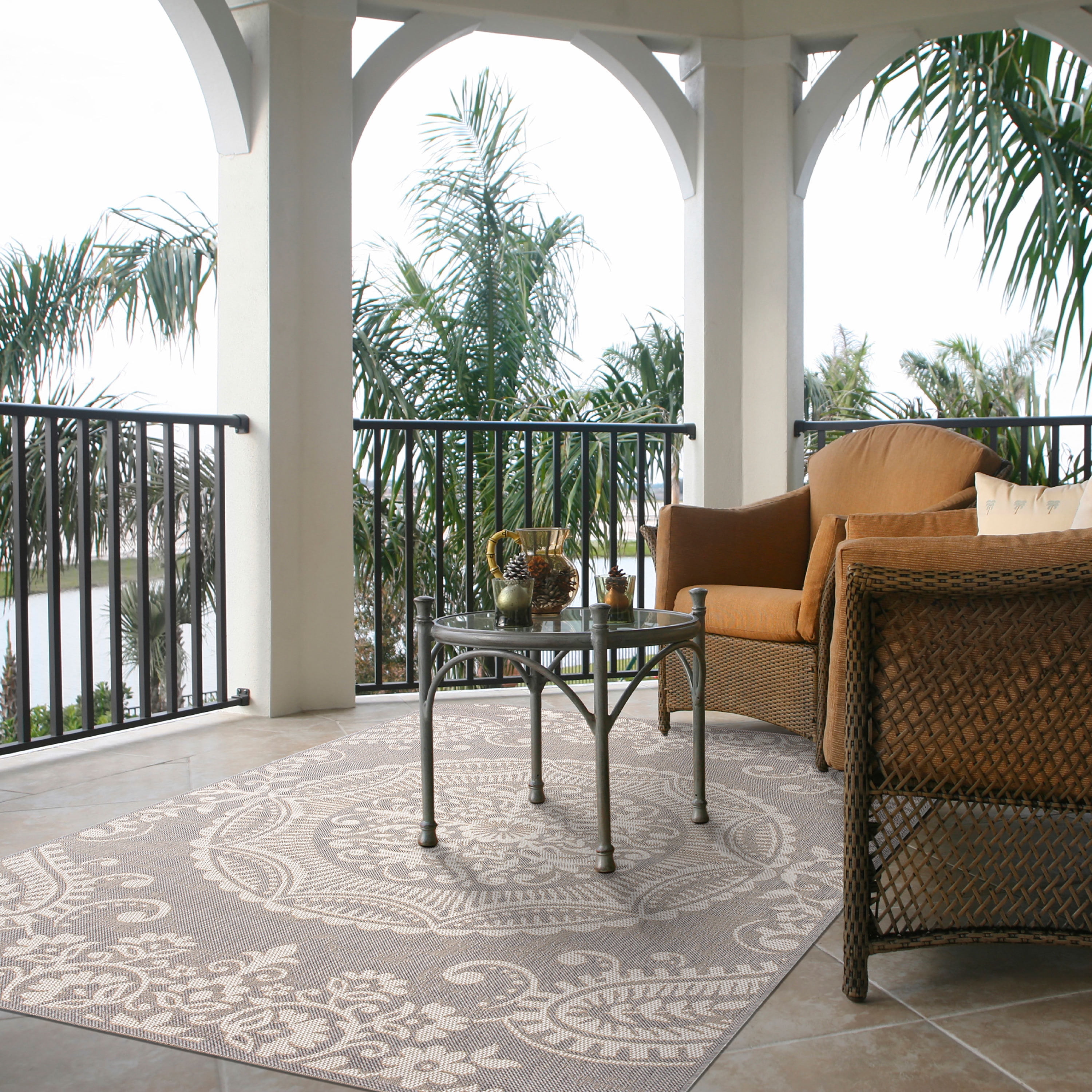 Ashburton Elegance Light Gray Synthetic Medallion 7'10" x 10' Rug