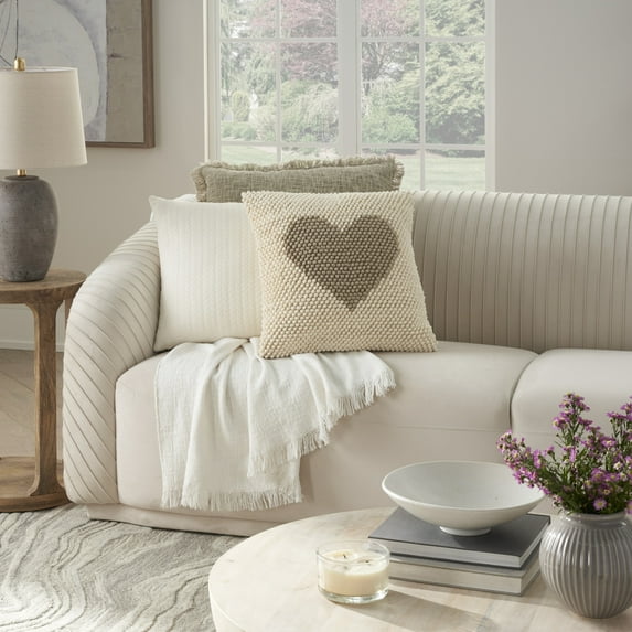 Mina Victory Holiday Pillows Loop Heart 18" x 18" Beige Indoor Throw Pillow