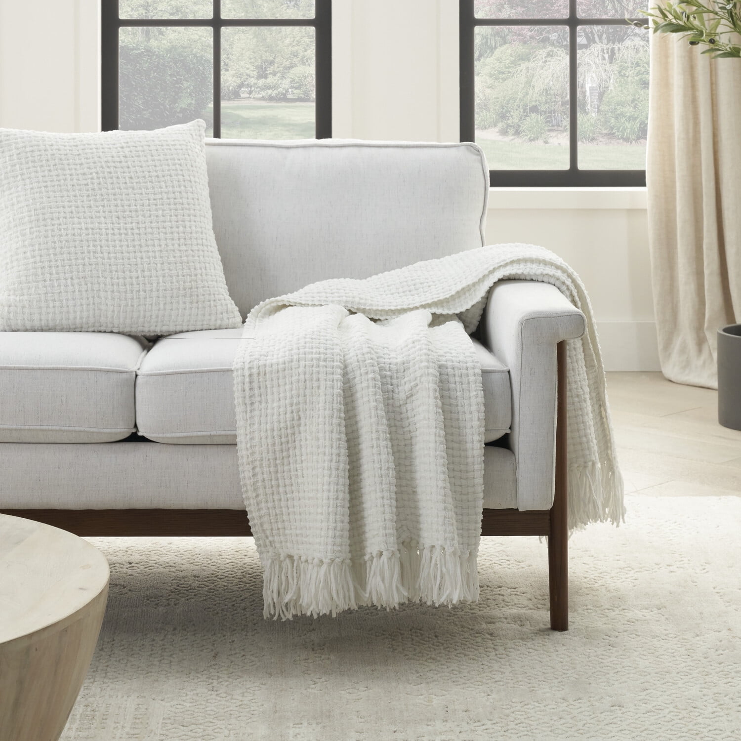Mina Victory Lifestyle Woven Chenille Oversized Indoor Throw Blanket 70" x 103" White
